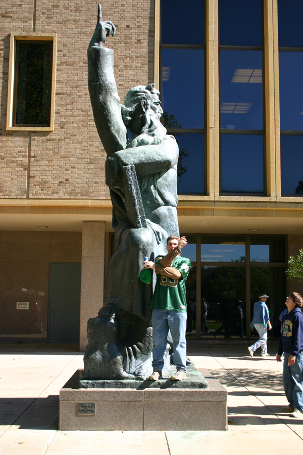 Uploaded Image: statue2.jpg